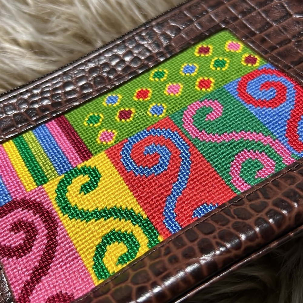 Elegant Brown Clutch with Colorful Embroidery - Picture 5 of 8